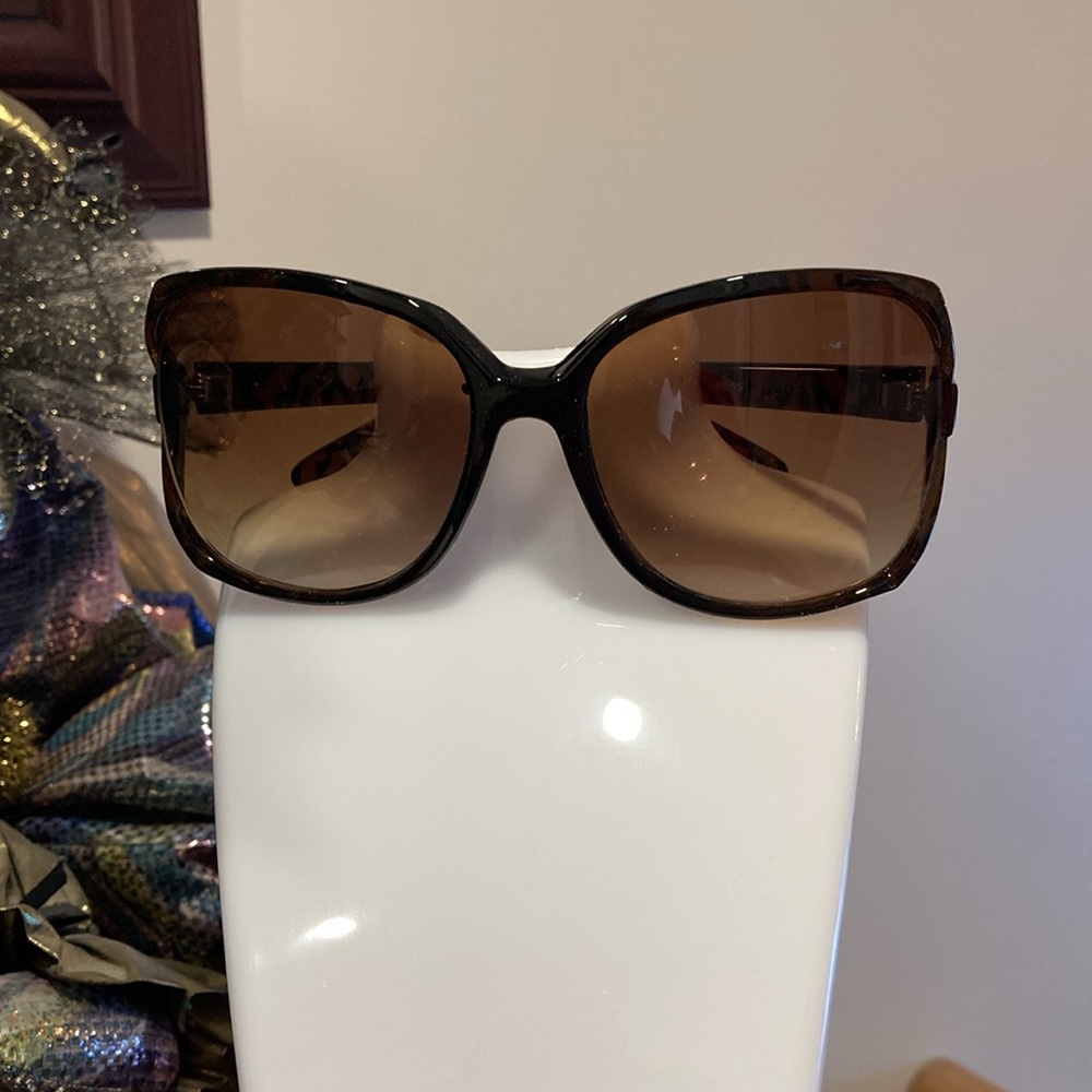 Tortoise Shell Tinted Plastic Sunglasses